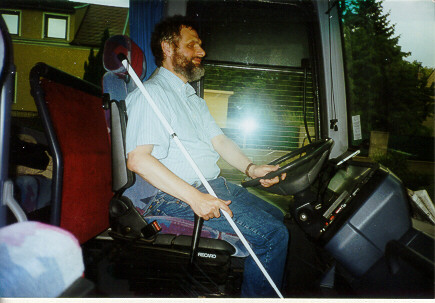 Norbert M&uuml;ller am Steuer eines Busses